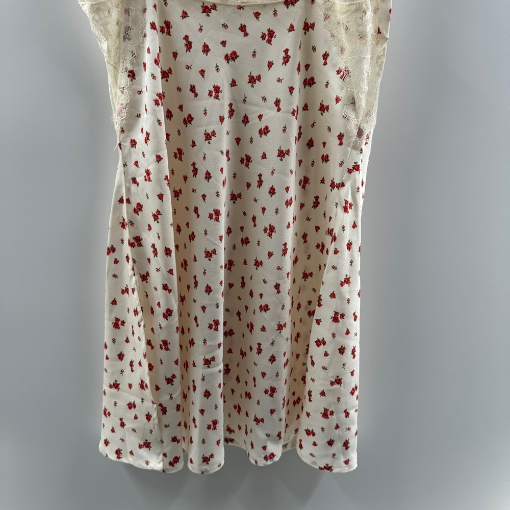 🧸 Forever 21 Ivory Satin Slip Dress Lace Trim Floral Detail Size Medium - Picture 6 of 6